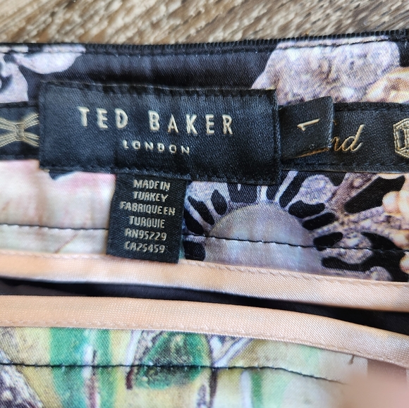 Stunning Ted Baker Sz 1 Black Pencil Skirt with Ribbon Detail and Front Slit - Picture 5 of 8